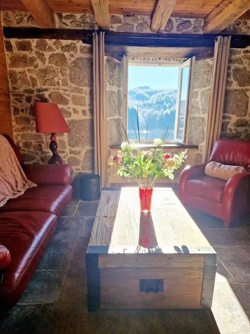 Holiday home Gite D'Oustrac, Vue Imprenable Sur Lac De Maury Saint-Amans-des-Cots