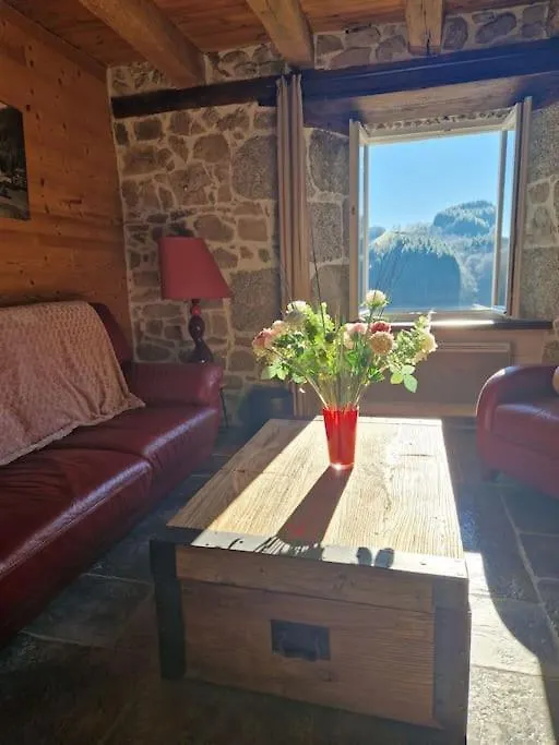 Holiday home Gite D'Oustrac, Vue Imprenable Sur Lac De Maury Saint-Amans-des-Cots