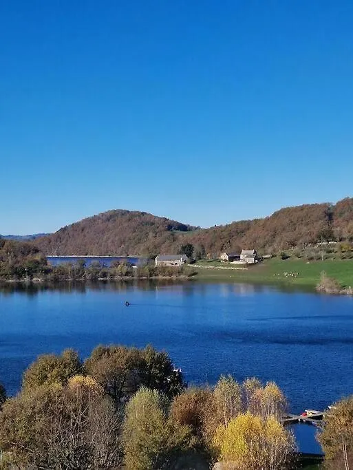 Holiday home Gite D'Oustrac, Vue Imprenable Sur Lac De Maury Saint-Amans-des-Cots France
