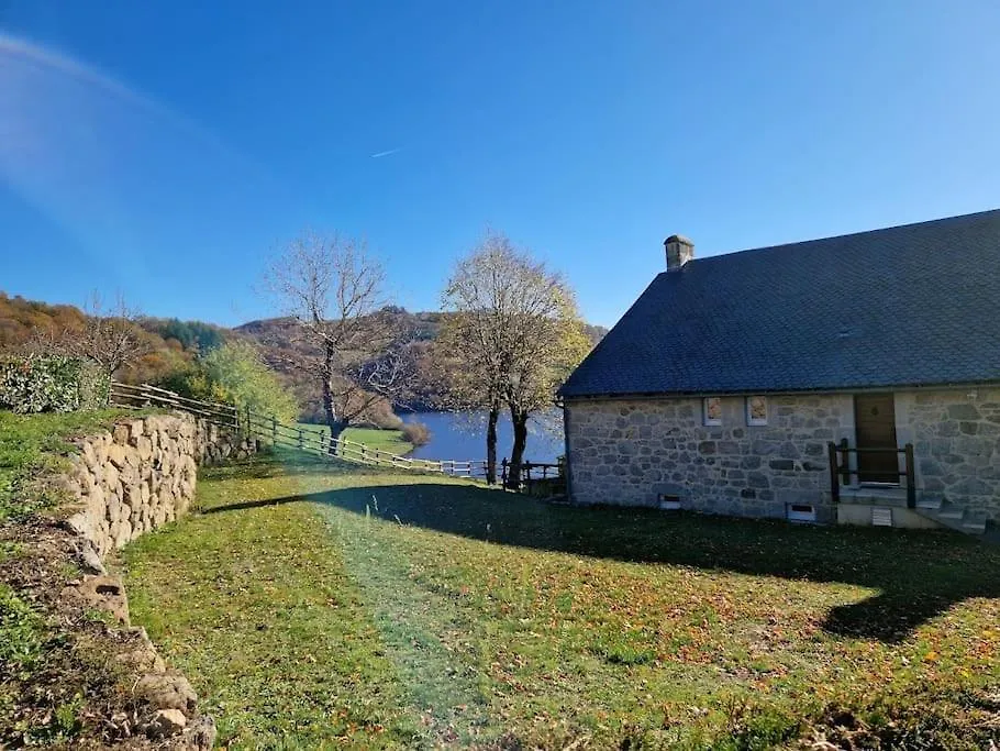 Holiday home Gite D'Oustrac, Vue Imprenable Sur Lac De Maury Saint-Amans-des-Cots France